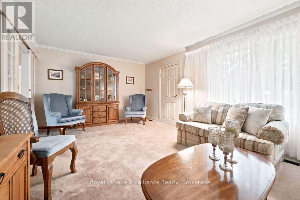 304 HASTINGS STREET N - Image 14