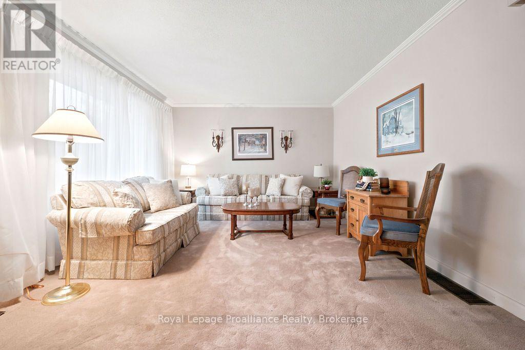 304 HASTINGS STREET N - Image 15