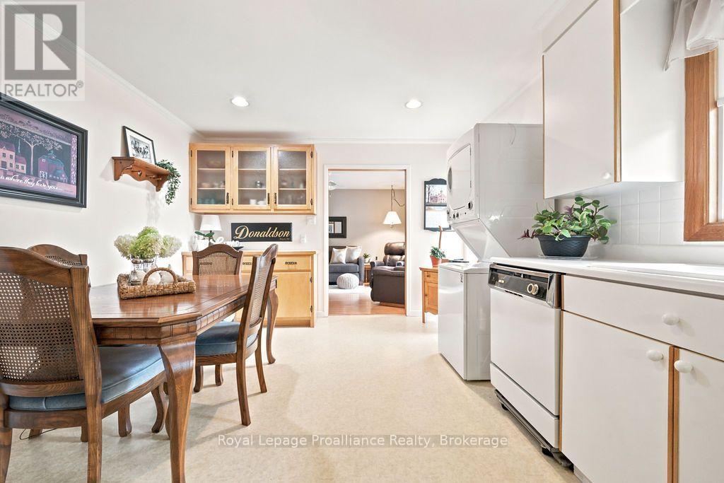 304 HASTINGS STREET N - 6