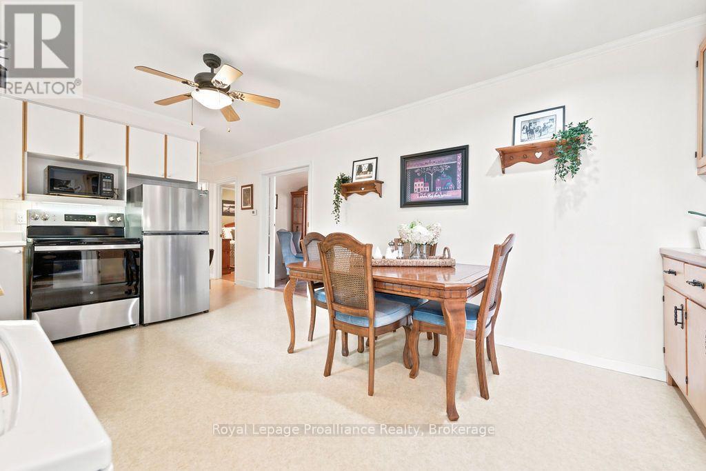 304 HASTINGS STREET N - 7