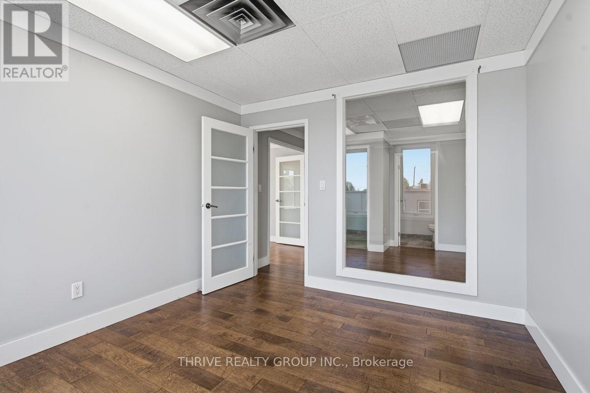 UPPER - 426 THIRD STREET, London East (East H) — photo 16
