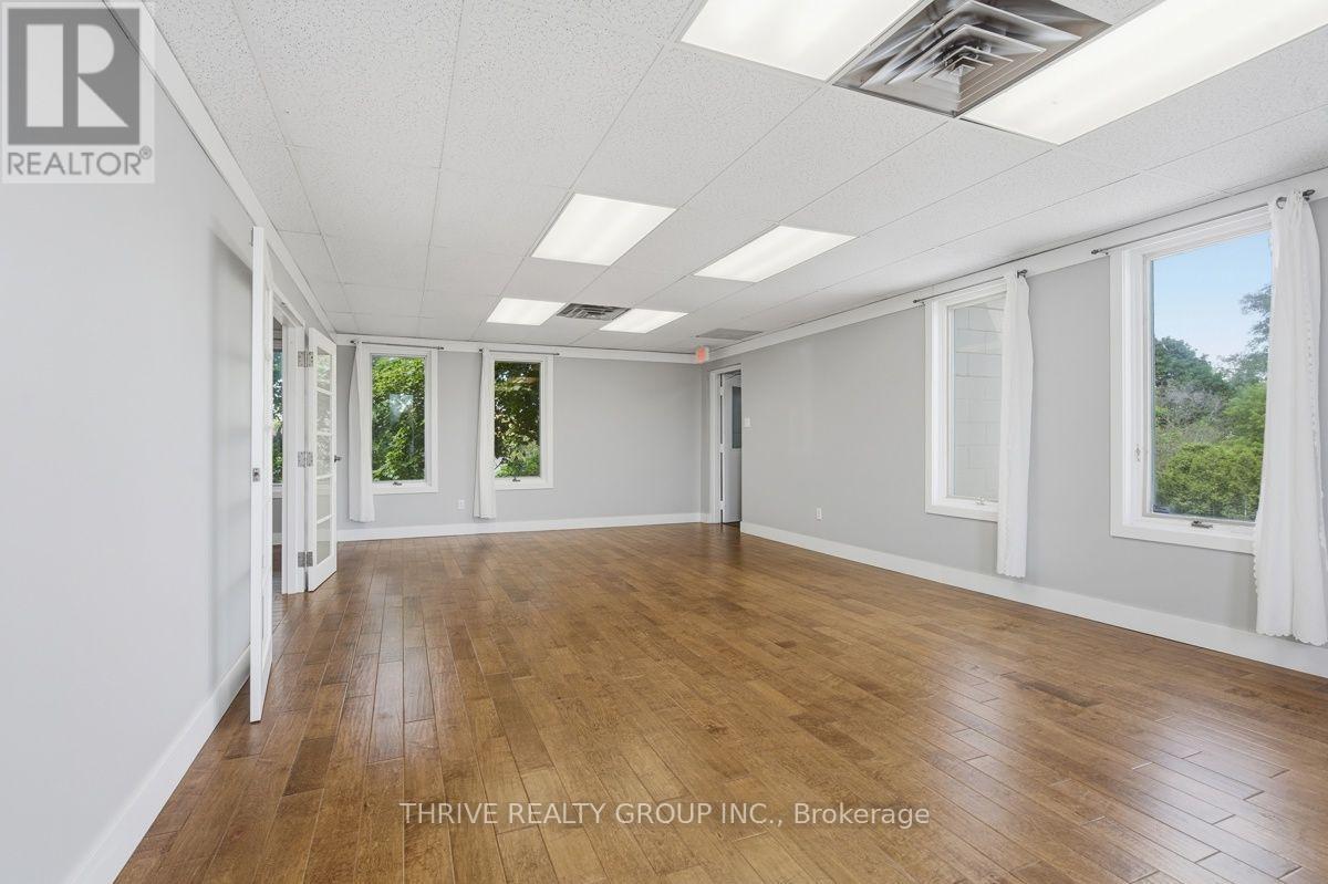 UPPER - 426 THIRD STREET, London East (East H) — photo 8