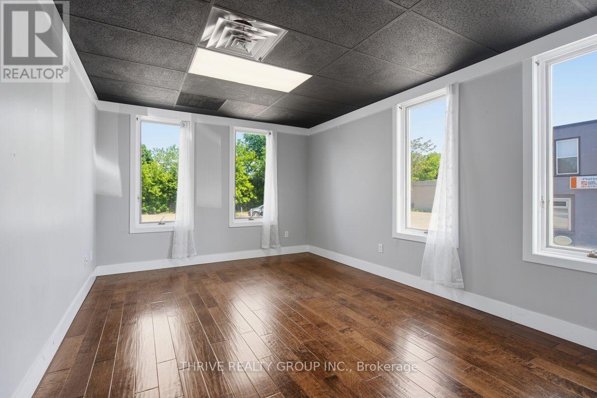 MAIN - 426 THIRD STREET, London East (East H) — photo 9