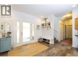 1172 Cedar Grove Road, Roberts Creek, BC V0N2W2 Photo 8