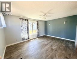 Storage - 210 1 Street  Se, Linden, AB T0M1J0 Photo 11