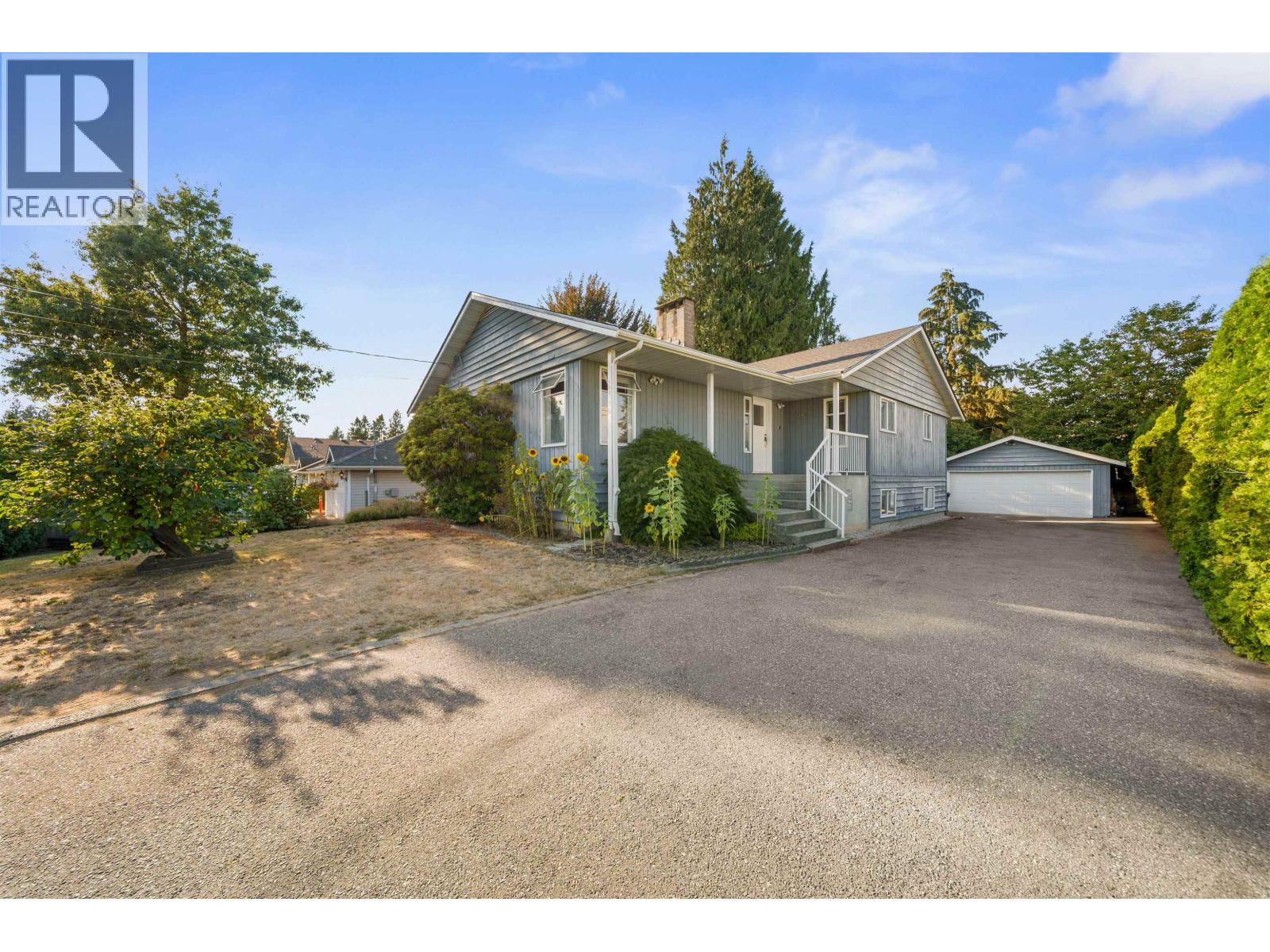 19475 116B Avenue, Pitt Meadows, British Columbia, V3Y1G1, Pitt Meadows, British Columbia — photo 2 of 5