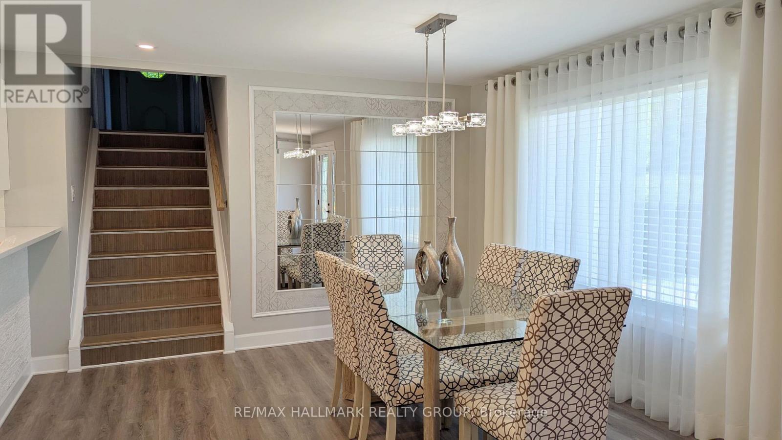 13 BATHURST STREET - 16