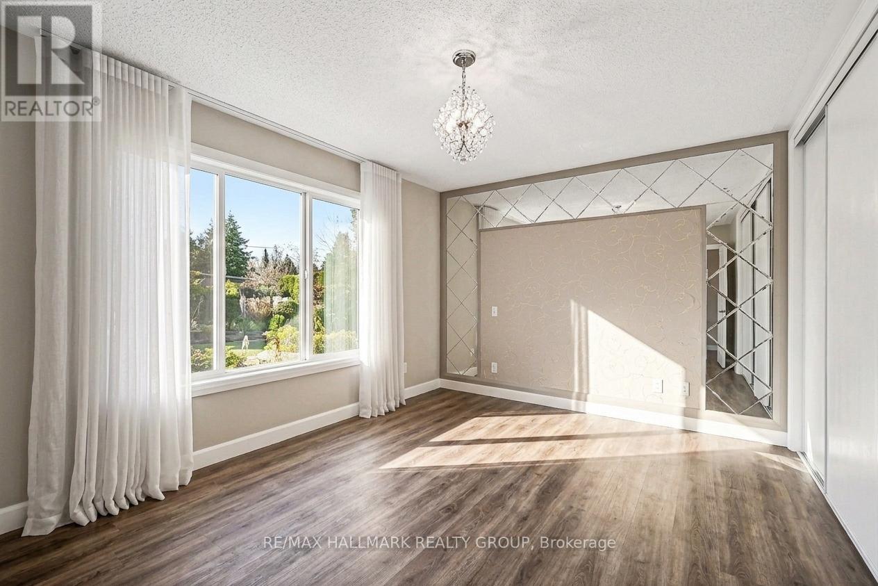 4 Bed, 2 Bath House for Sale in Ottawa – 13 BATHURST STREET, Ottawa – MLS# X13742244 - Image 18