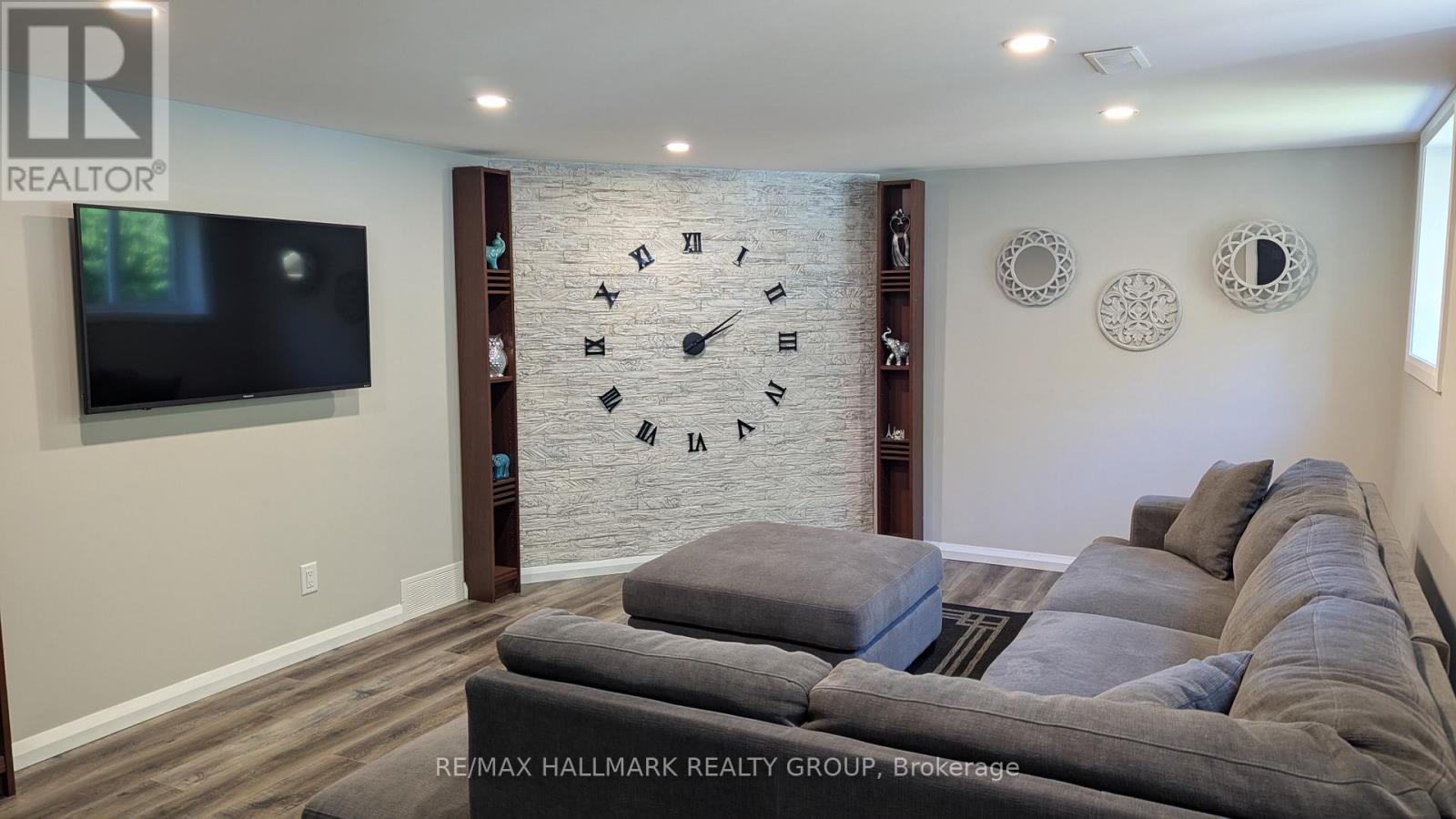 4 Bed, 2 Bath House for Sale in Ottawa – 13 BATHURST STREET, Ottawa – MLS# X13742244 - Image 25