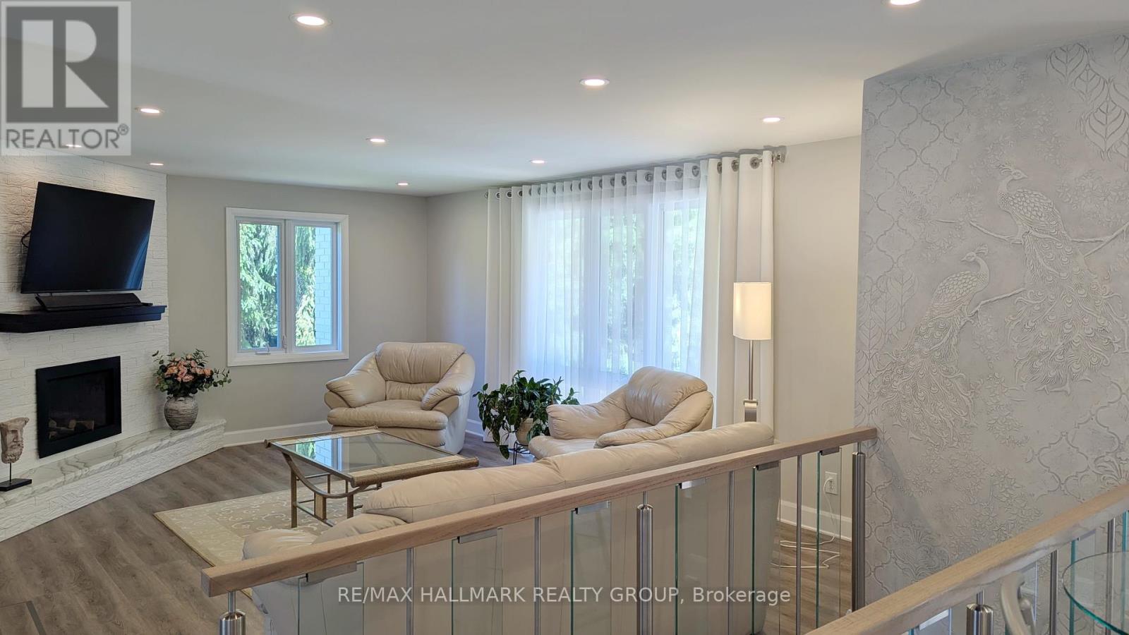 4 Bed, 2 Bath House for Sale in Ottawa – 13 BATHURST STREET, Ottawa – MLS# X13742244 - Image 9