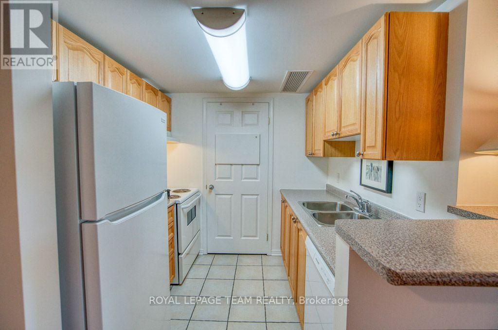 #2H 310 CENTRAL PARK DRIVE - 13