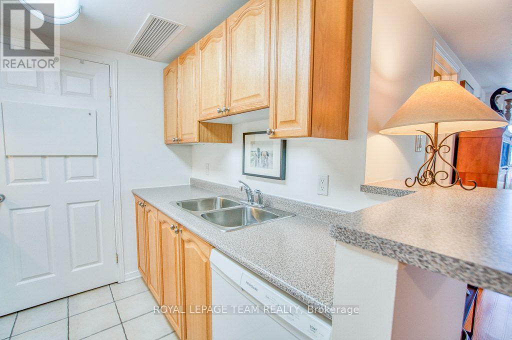 #2H 310 CENTRAL PARK DRIVE - Image 14