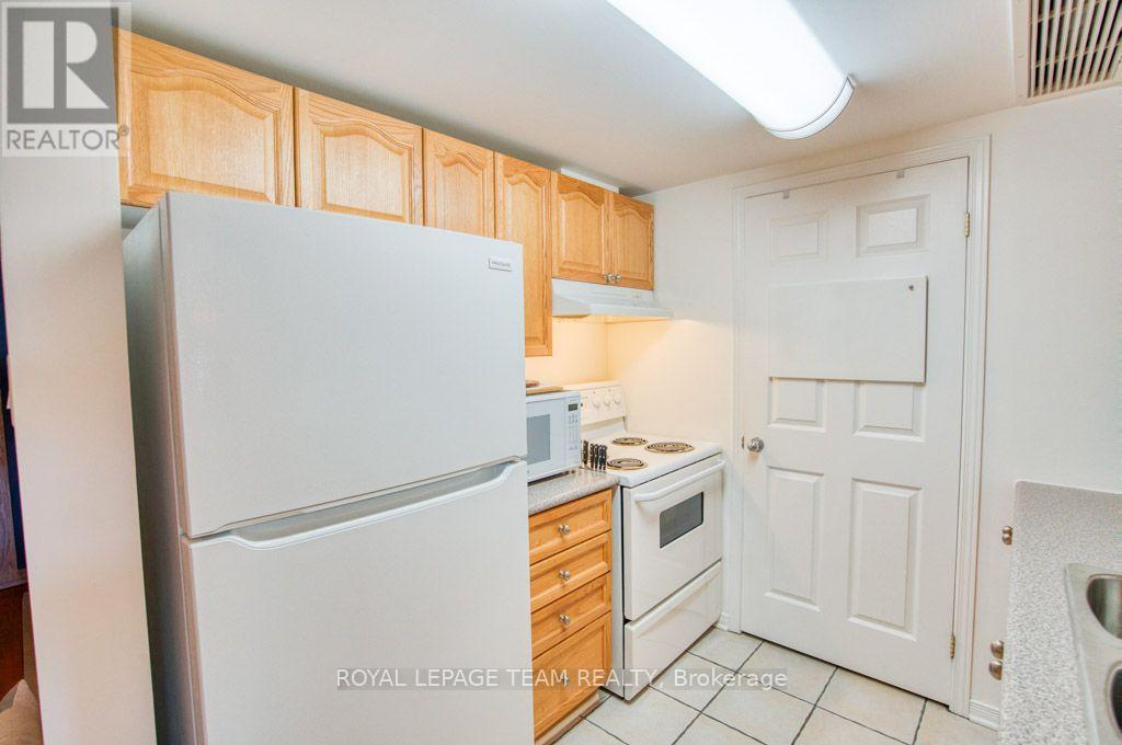 #2H 310 CENTRAL PARK DRIVE - 15