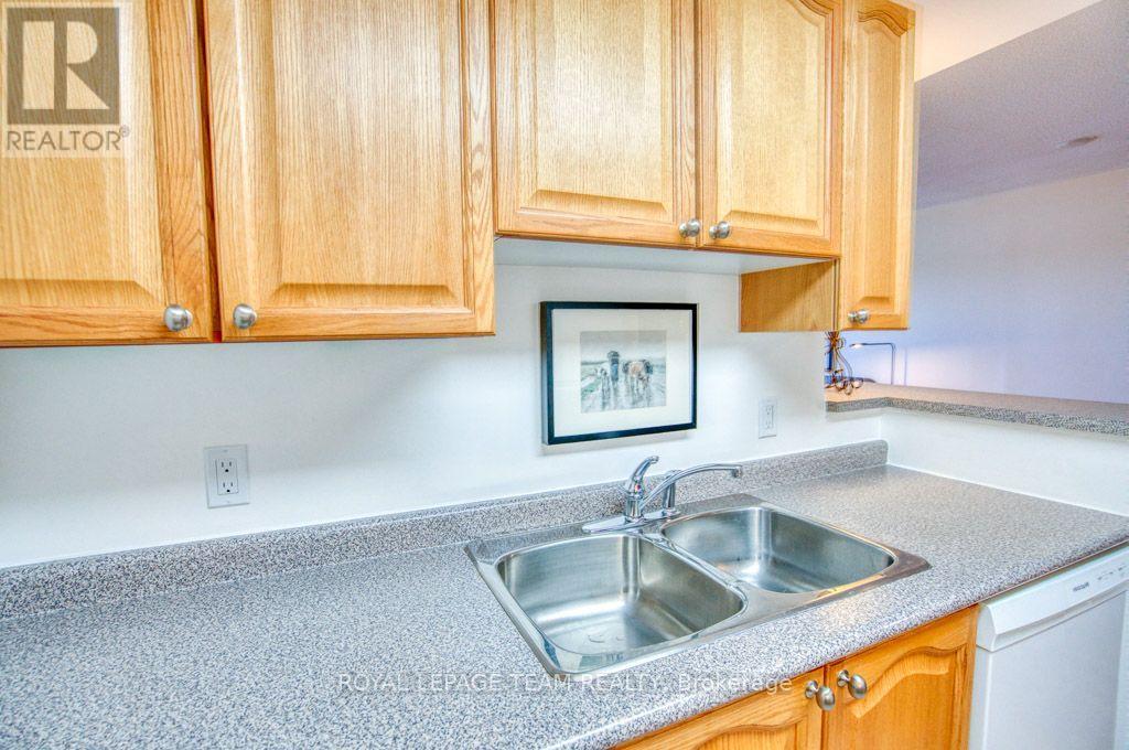 #2H 310 CENTRAL PARK DRIVE - Image 16