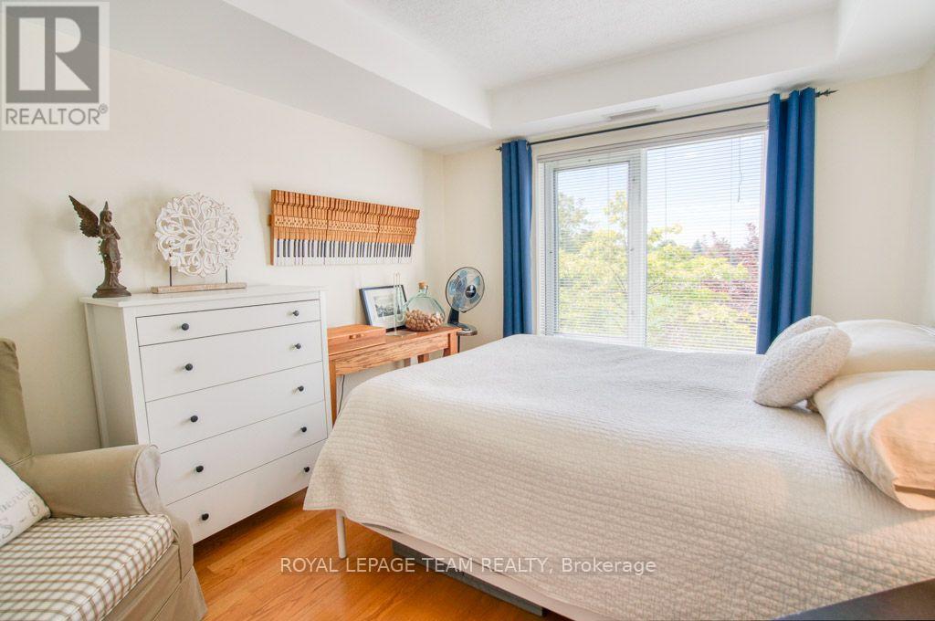 #2H 310 CENTRAL PARK DRIVE - 17