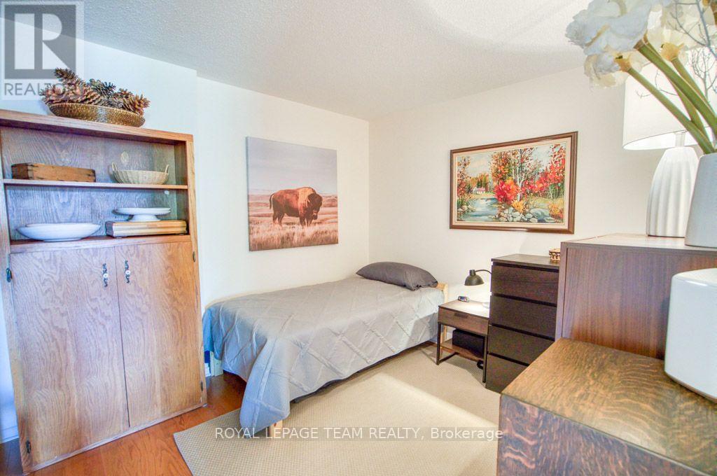 #2H 310 CENTRAL PARK DRIVE - Image 19