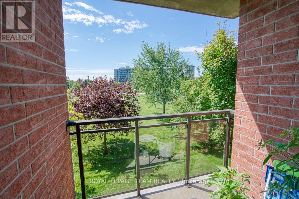 #2H 310 CENTRAL PARK DRIVE - 23