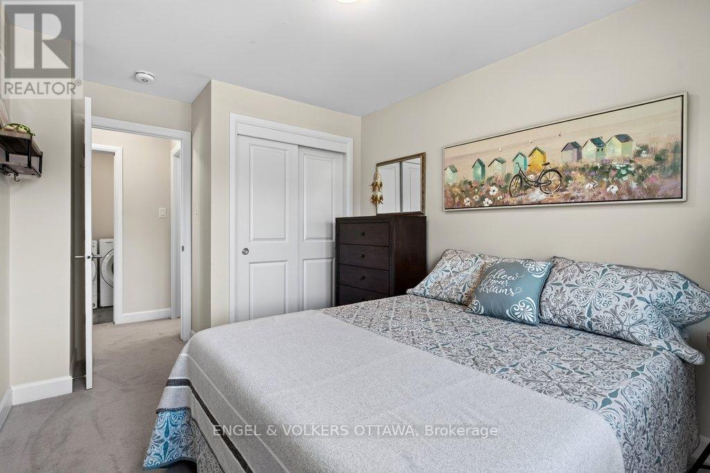 413 PREMIERE LANE - Image 25