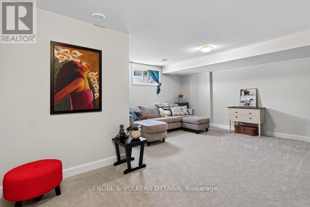 413 PREMIERE LANE - Image 29