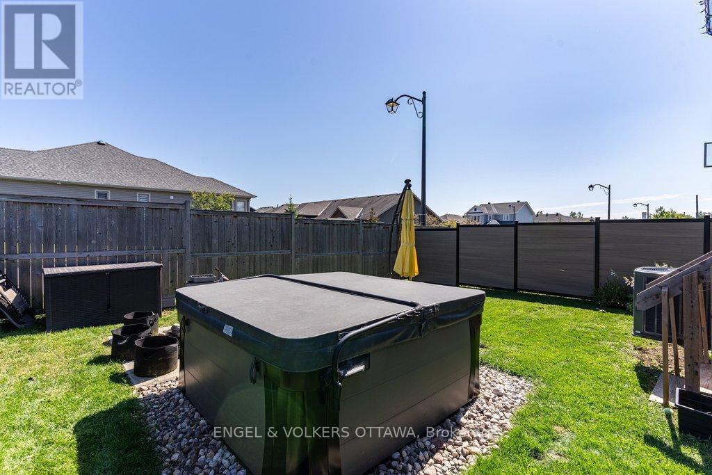 413 PREMIERE LANE - Image 32