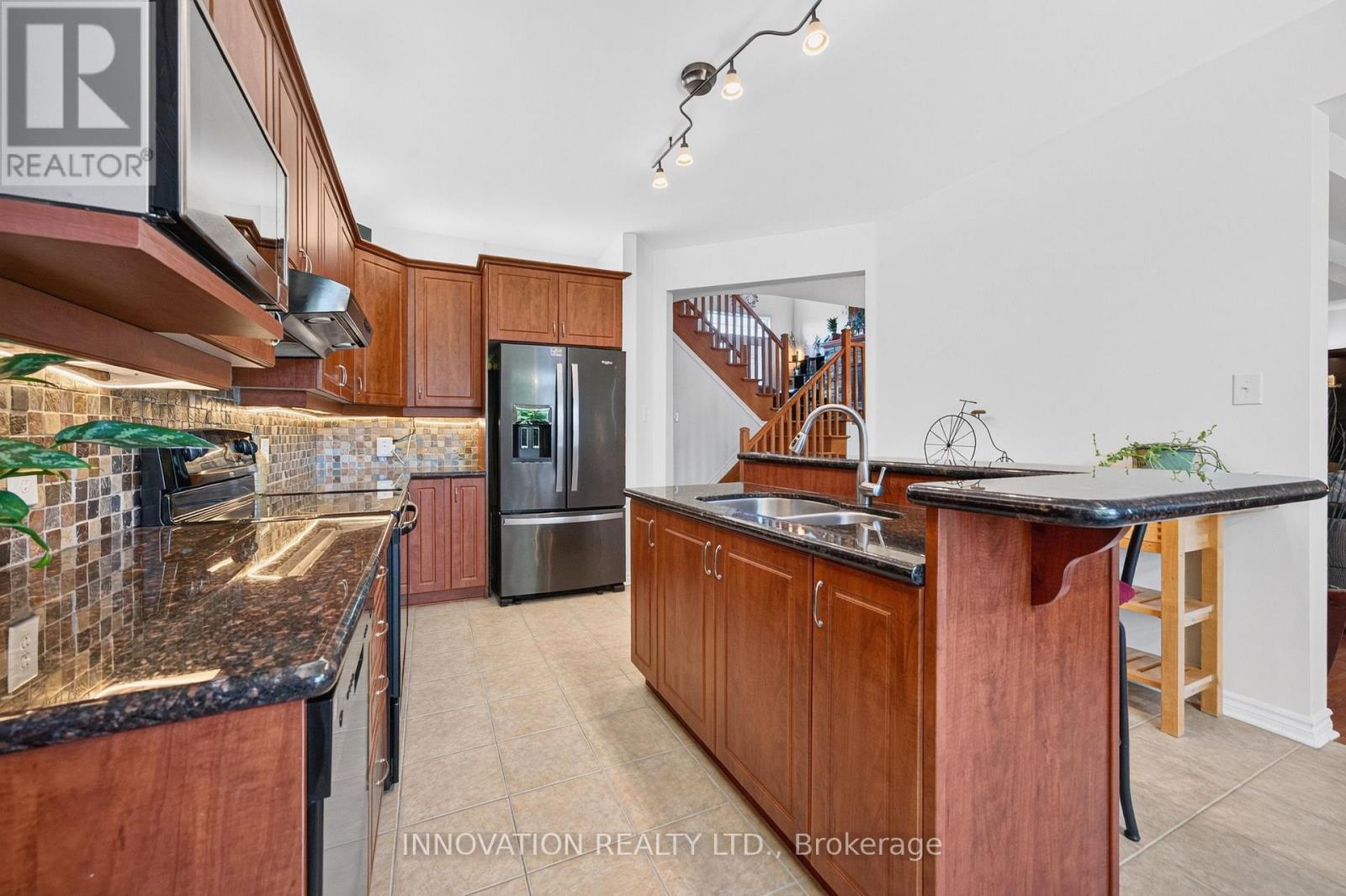 545 ROSEHILL AVENUE - 12
