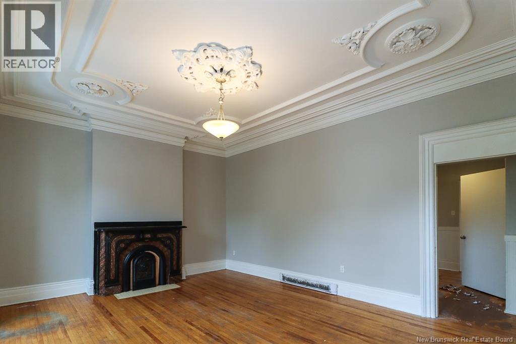 112 Queen Street - 8