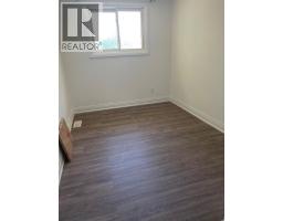 2pc Bathroom - 190 Bedford Crescent, Sarnia, ON N7S4B5 Photo 8