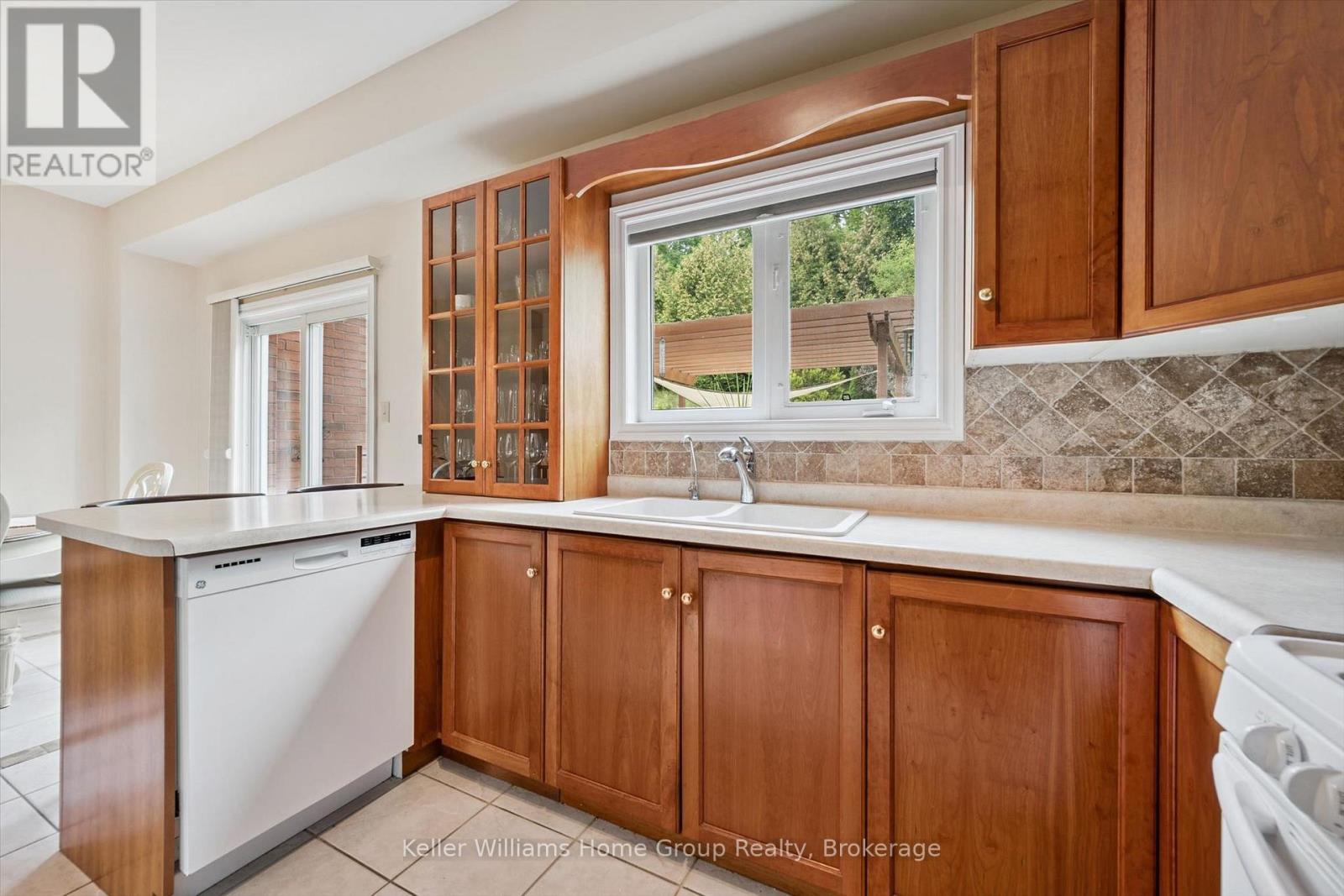 487 ST ANDREW STREET E - Image 16