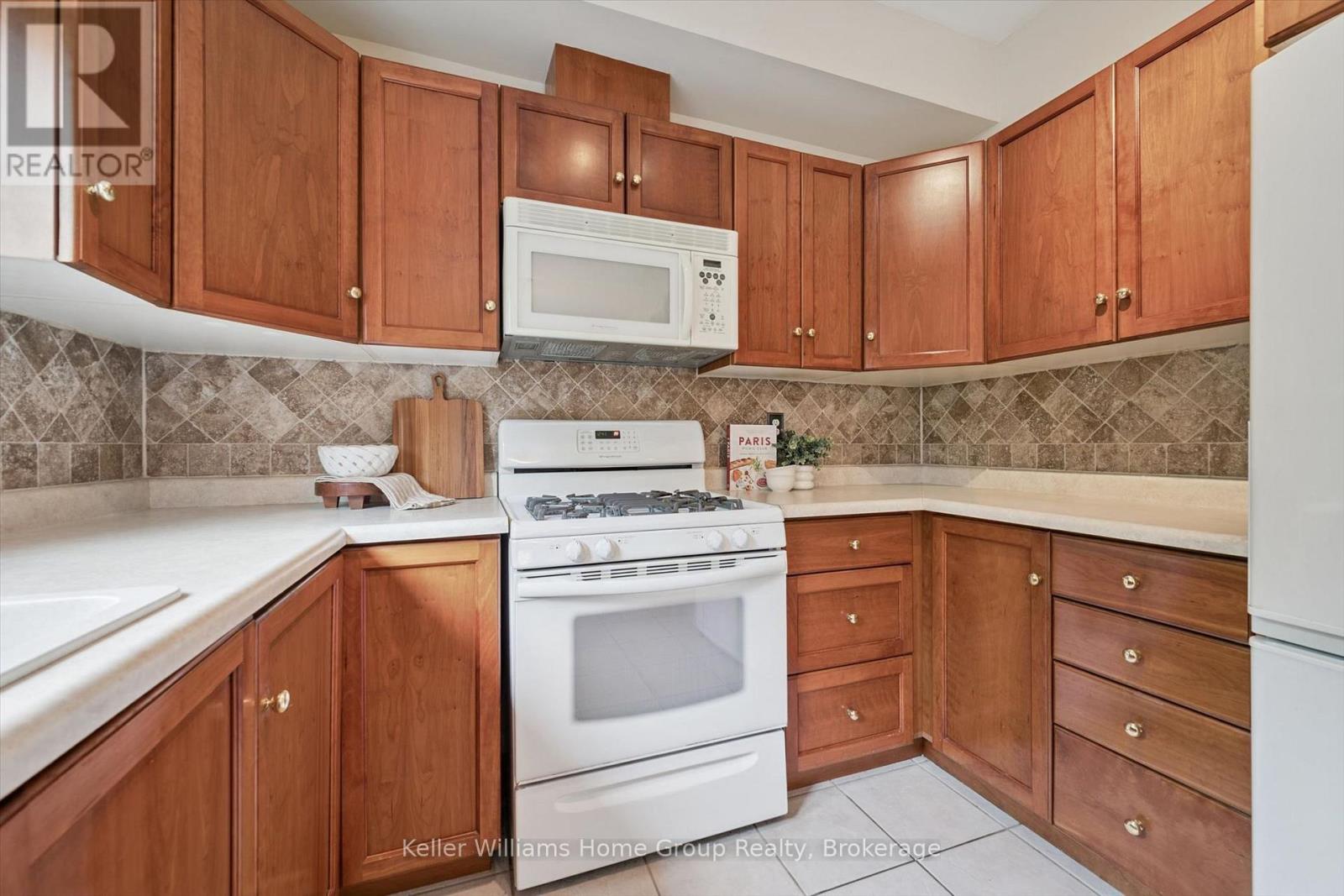 487 ST ANDREW STREET E - Image 17