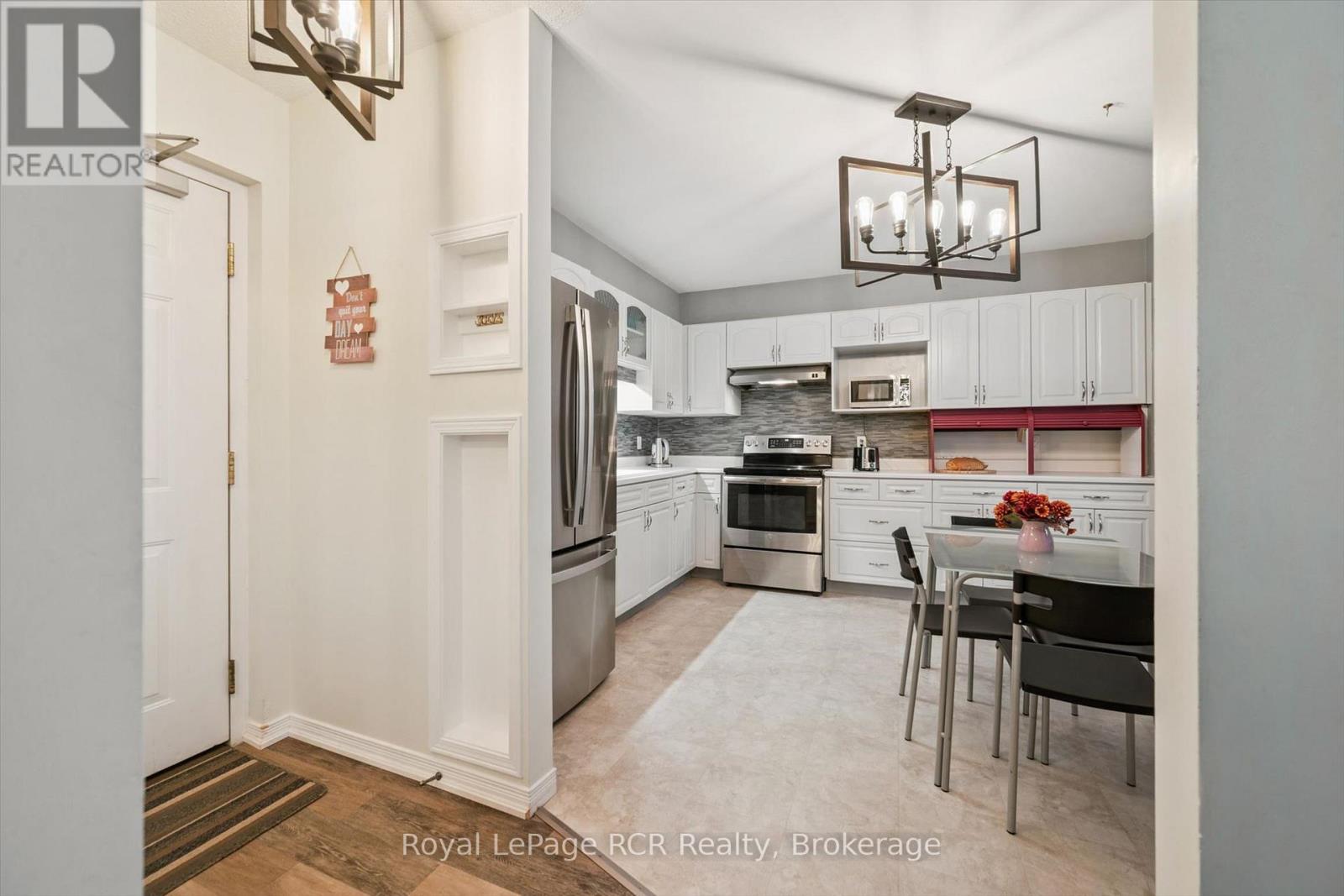 #205 440 DURHAM STREET W - 10