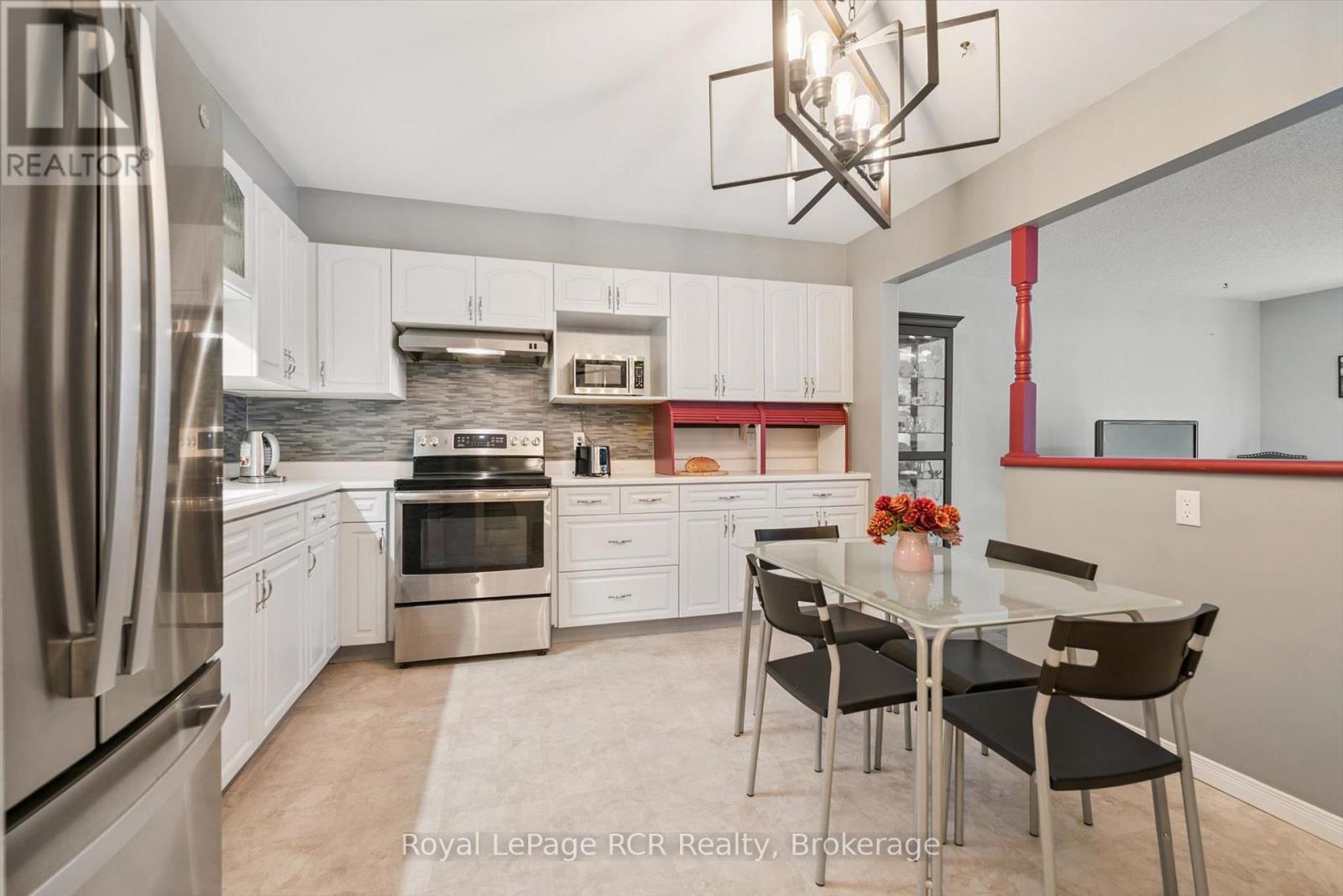 #205 440 DURHAM STREET W - Image 11