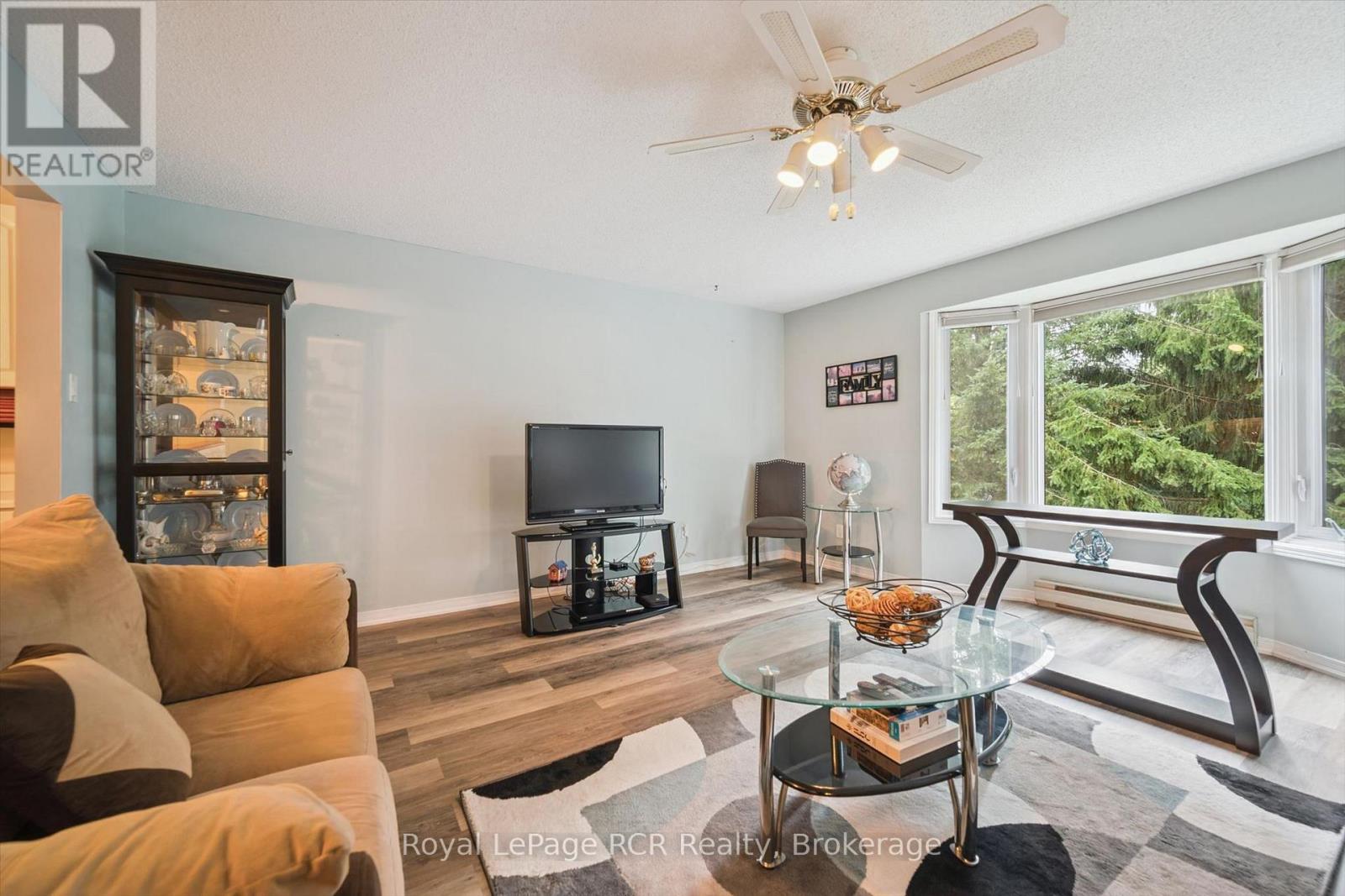 #205 440 DURHAM STREET W - 6