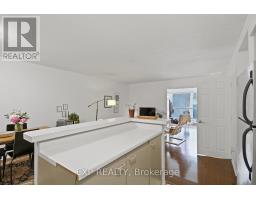 808 - 25 The Esplanade, Toronto, ON M5E1W5 Photo 10