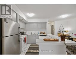 808 - 25 The Esplanade, Toronto, ON M5E1W5 Photo 9