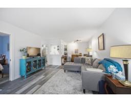 206 1555 Fir Street, White Rock, BC V4B4B6 Photo 11