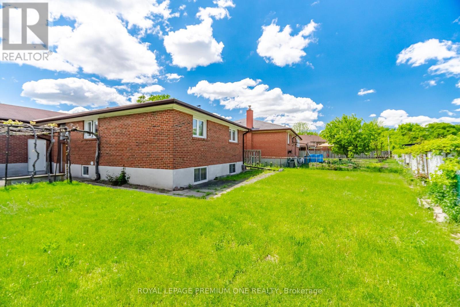 25 ISLAY COURT - Image 49