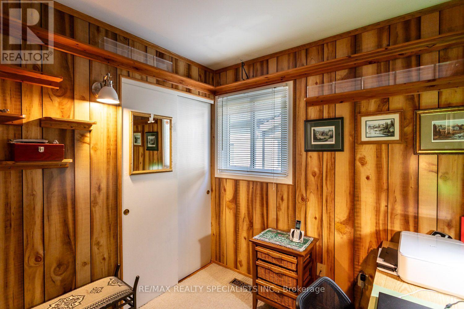 32 FALCONER DRIVE - 24