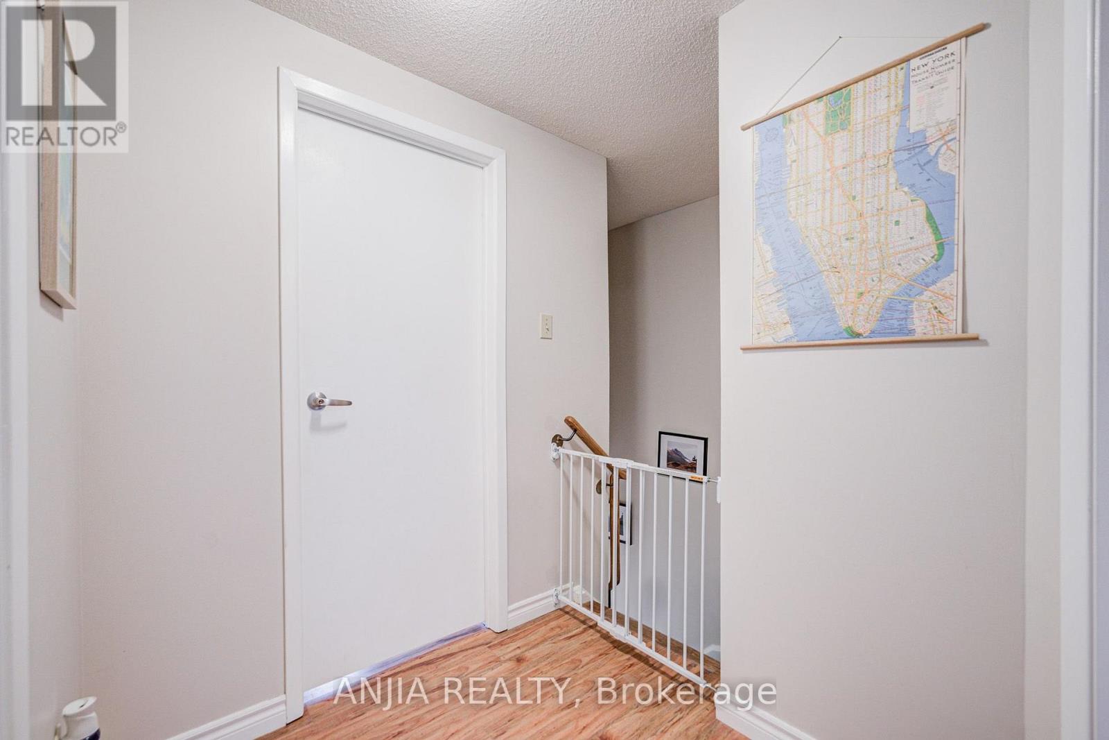 8 MARESFIELD DRIVE - 22