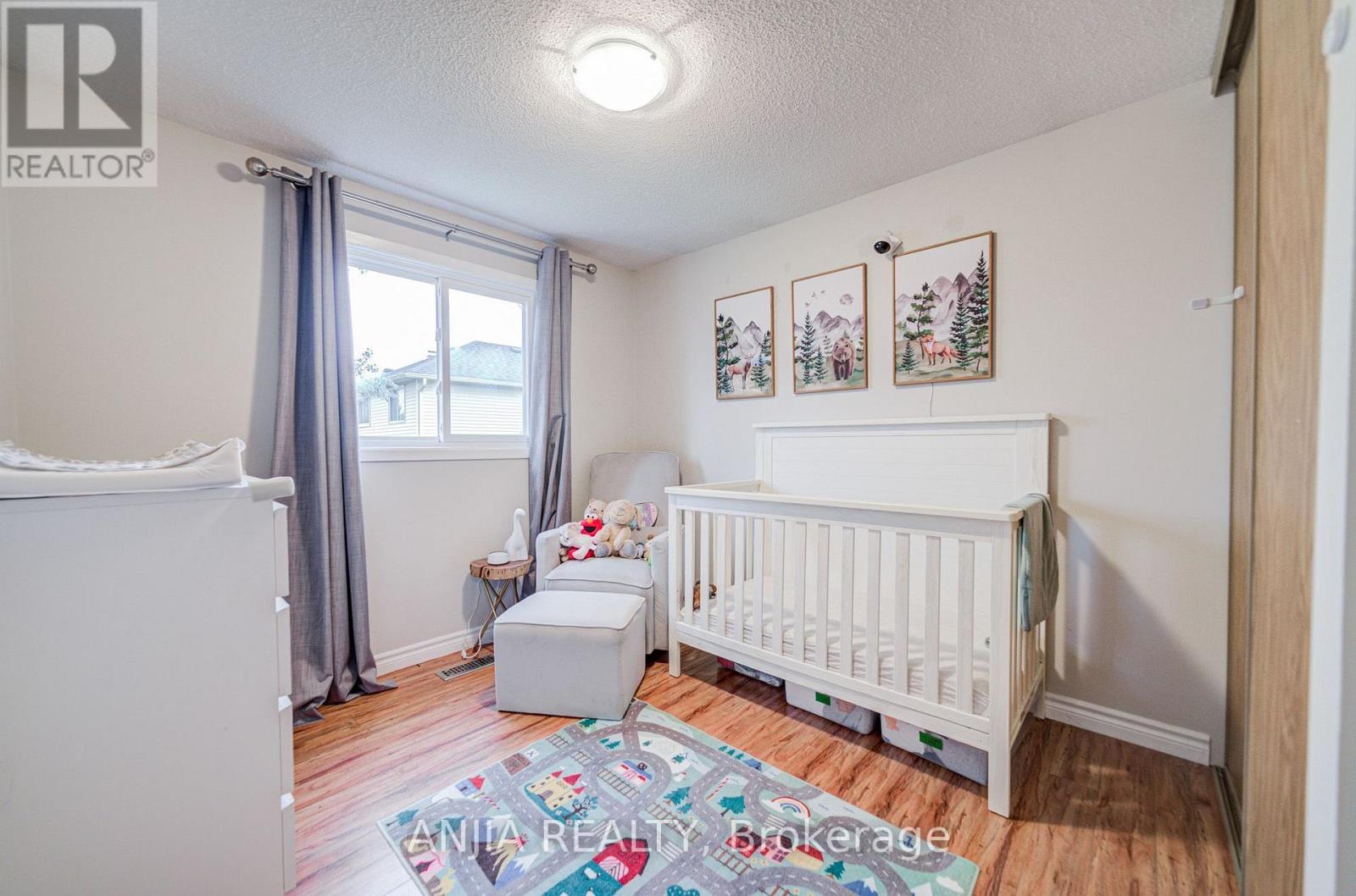 8 MARESFIELD DRIVE - 23