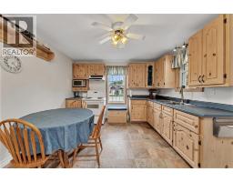 Living room - 509 County Rd 34 West, Kingsville, ON N8M2X5 Photo 8