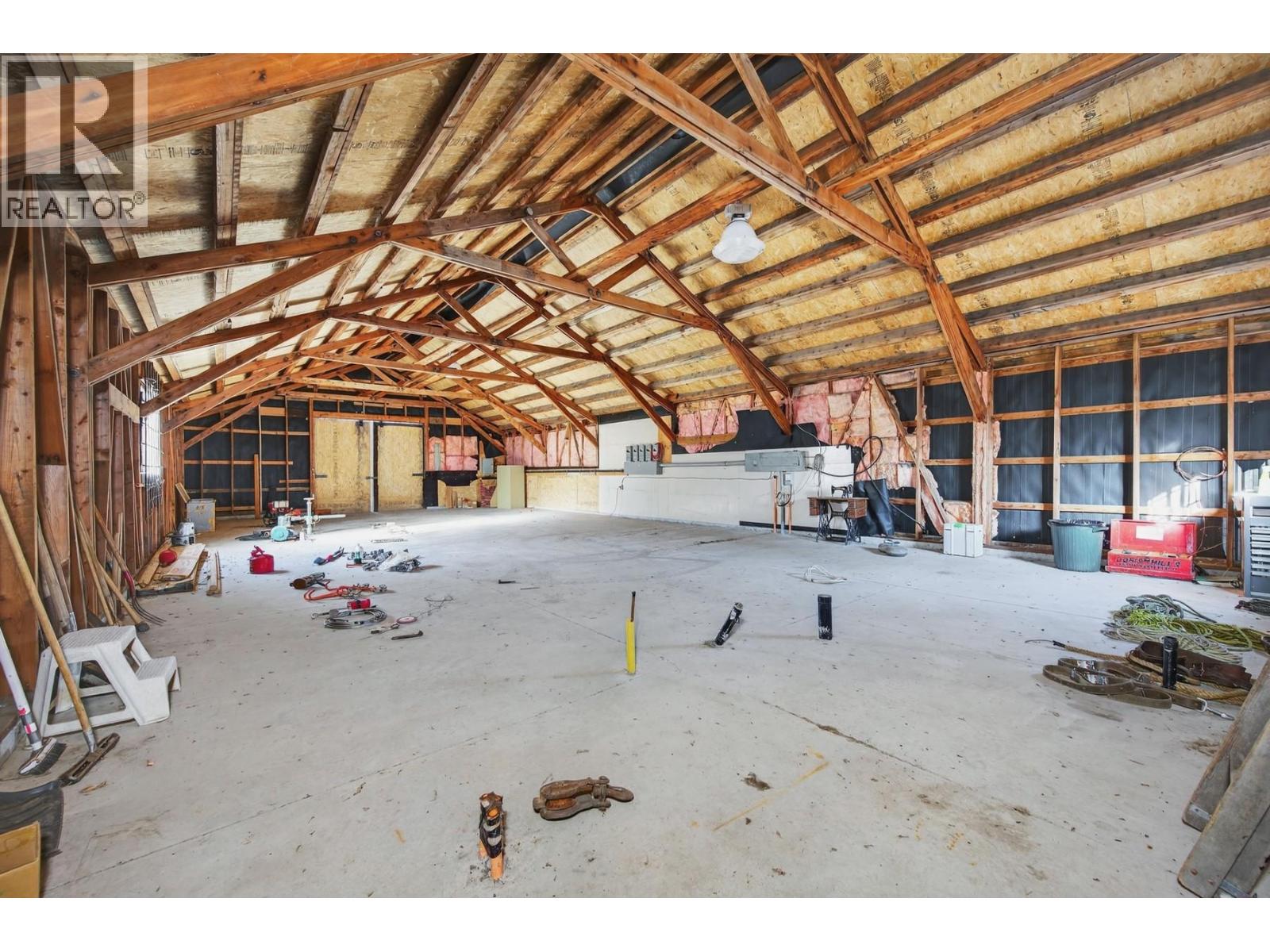 390 Marshall Road - Image 26
