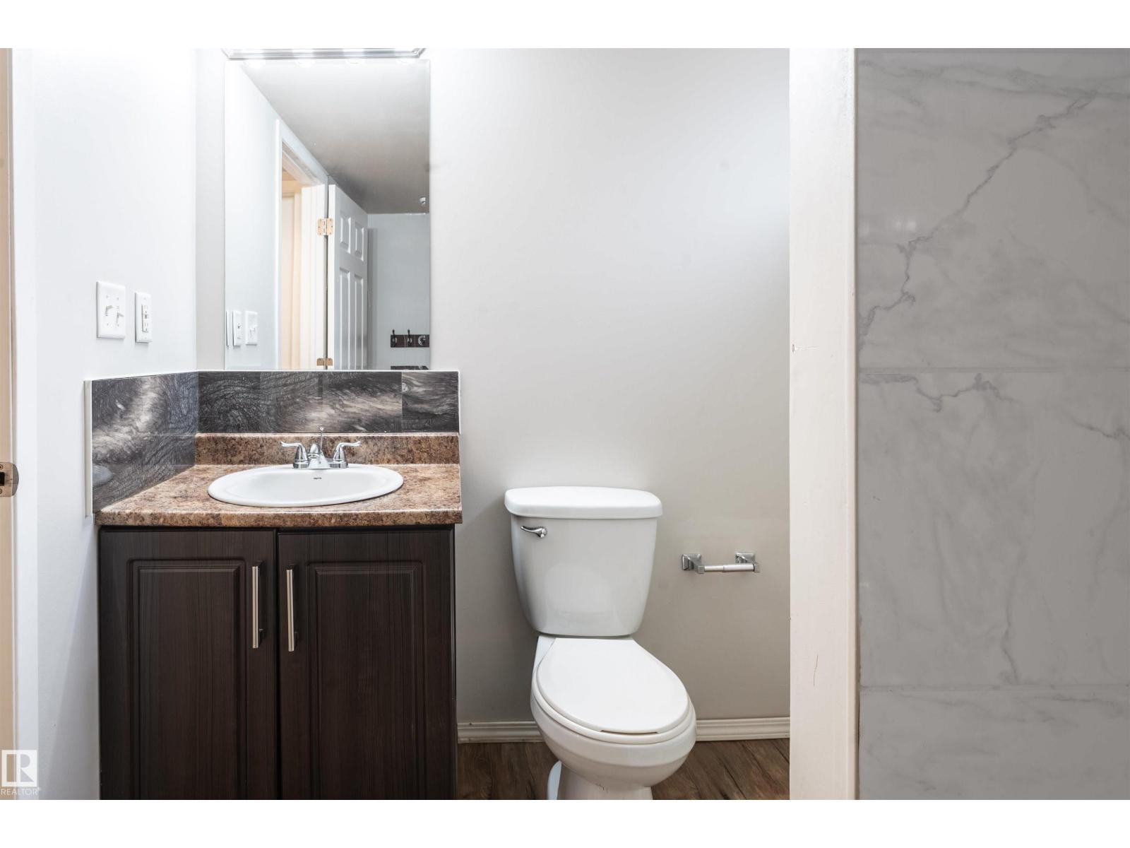 5207 103 AV NW - 54