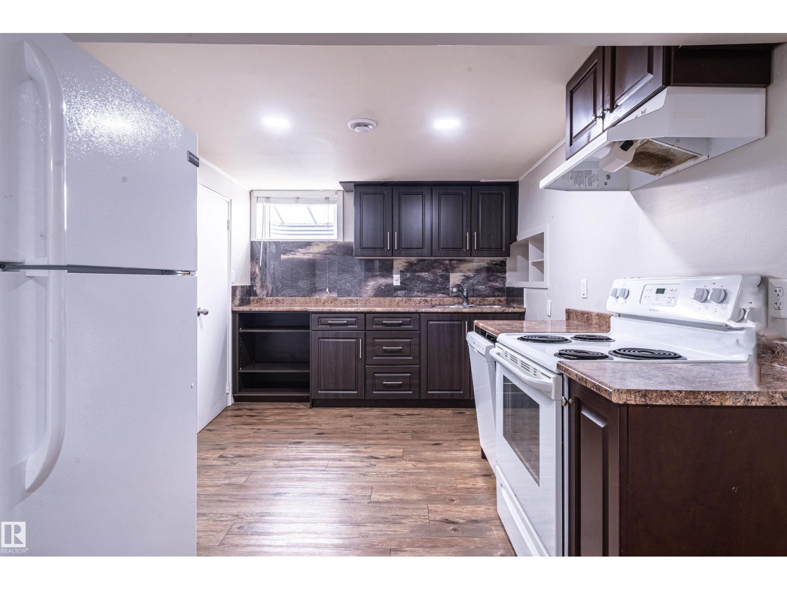 5207 103 AV NW - 38