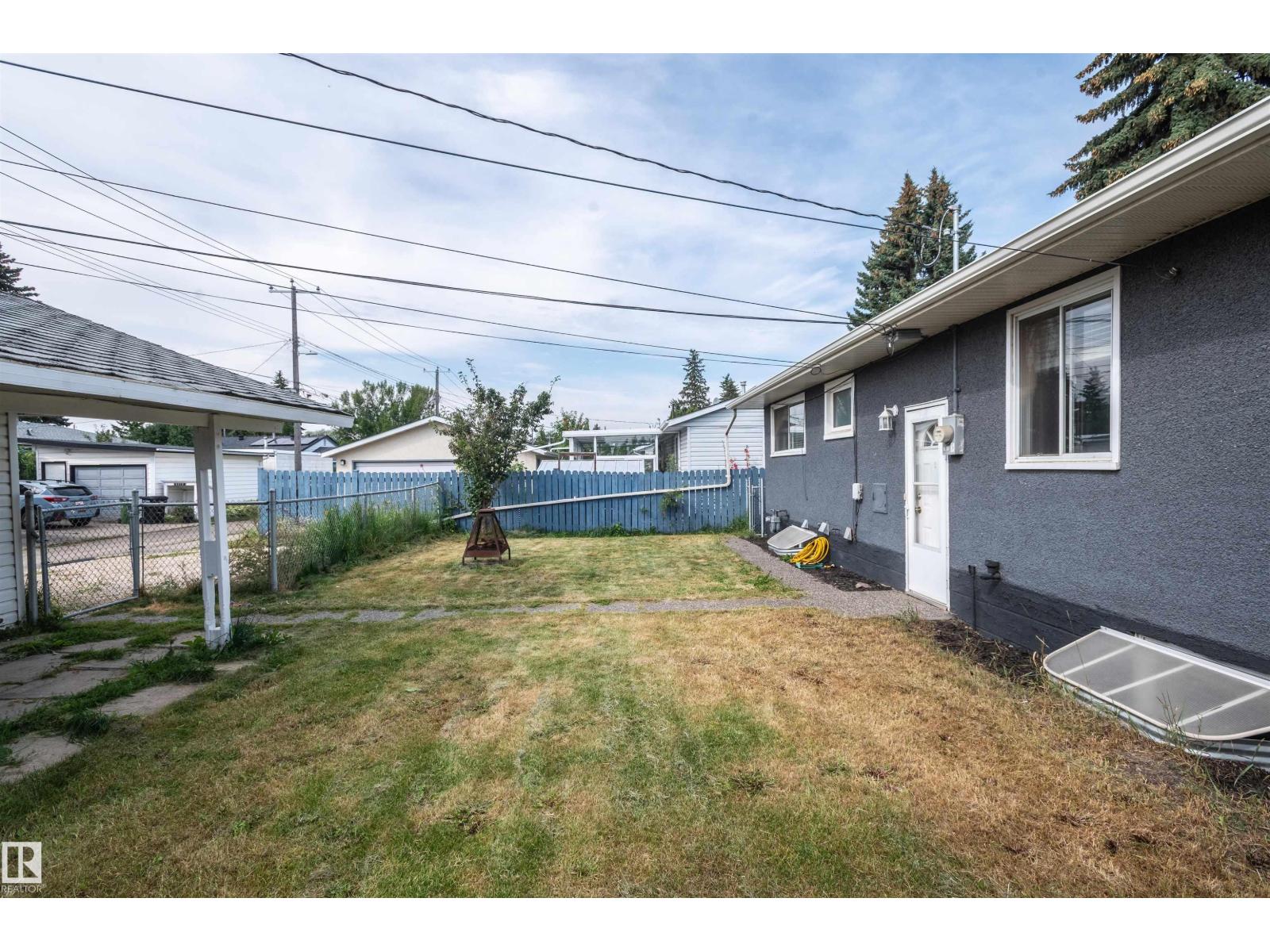 5207 103 AV NW - 64