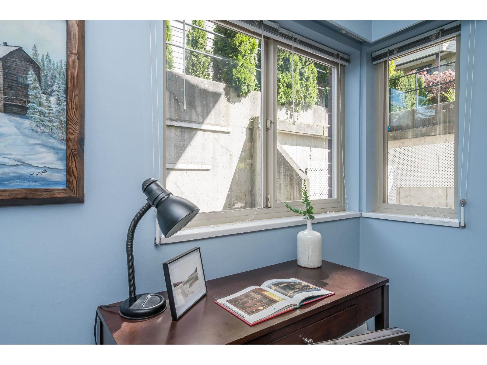 102 1368 FOSTER STREET, White Rock