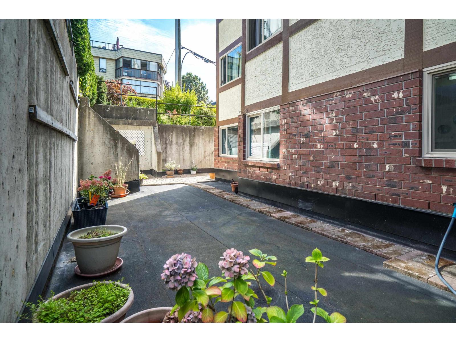 102 1368 FOSTER STREET, White Rock