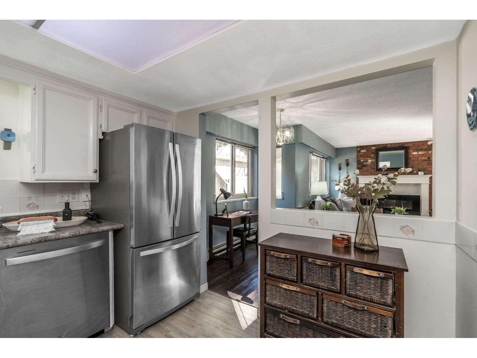 102 1368 FOSTER STREET, White Rock