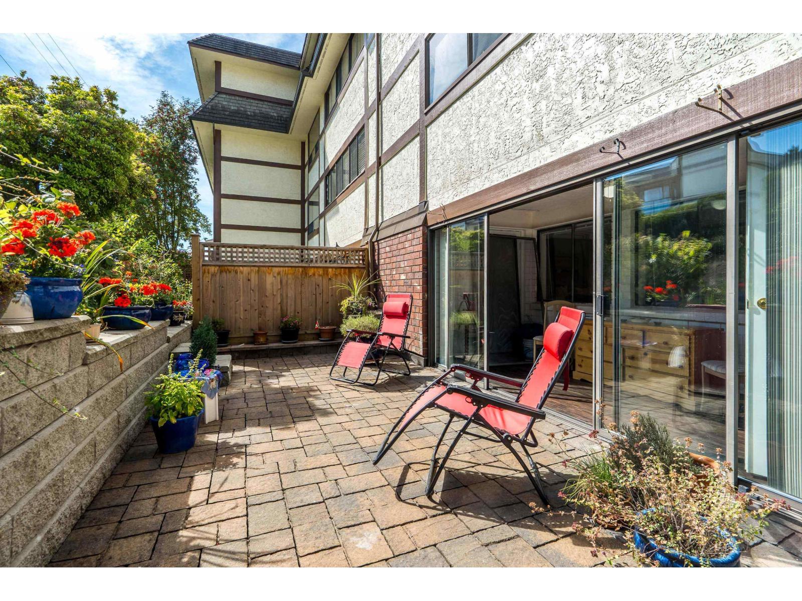 102 1368 FOSTER STREET, White Rock