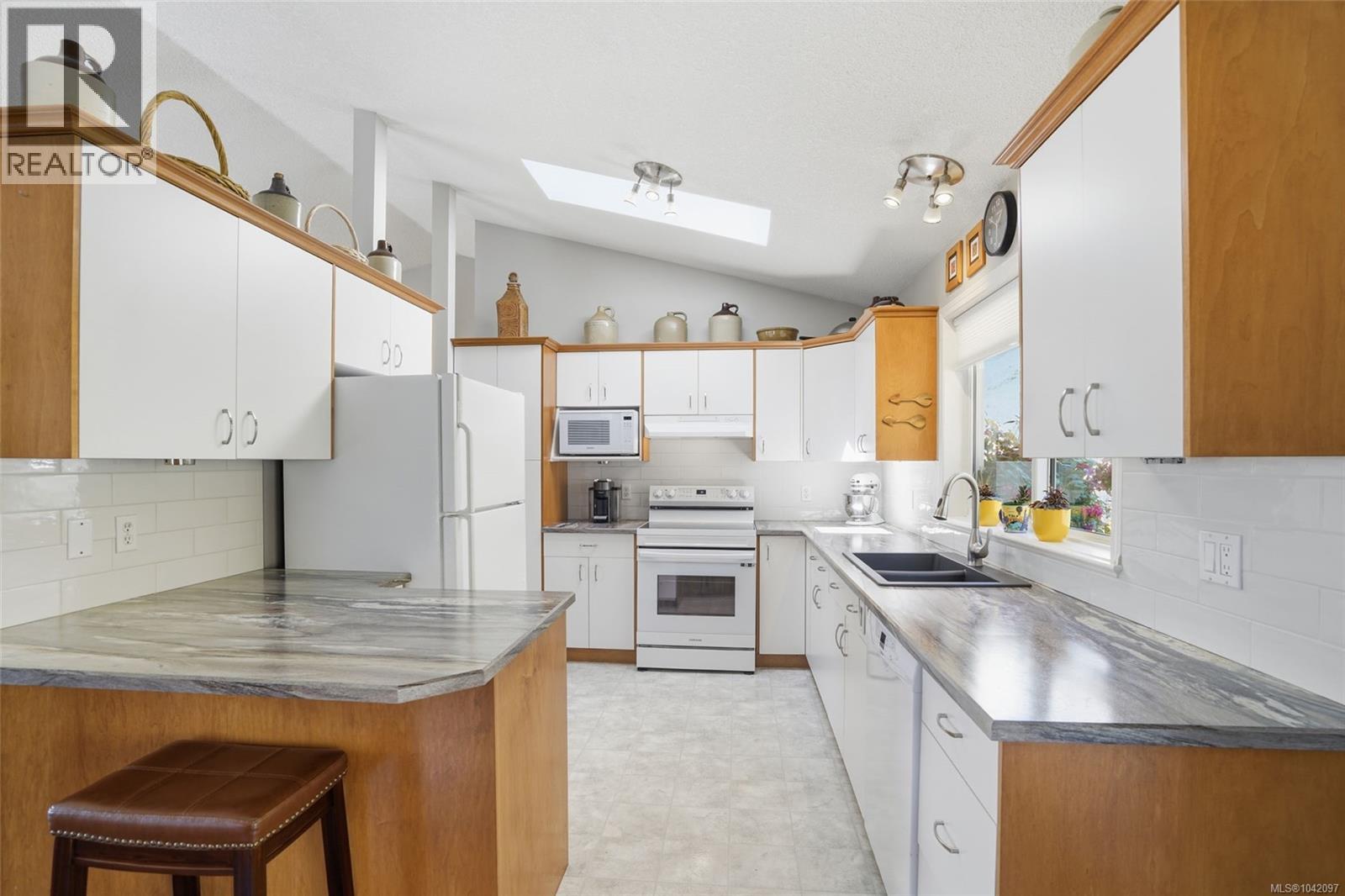 339 Nottingham Dr - 14