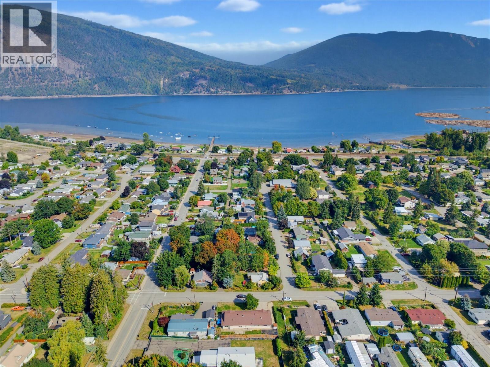 5080 70 Avenue NE, Salmon Arm